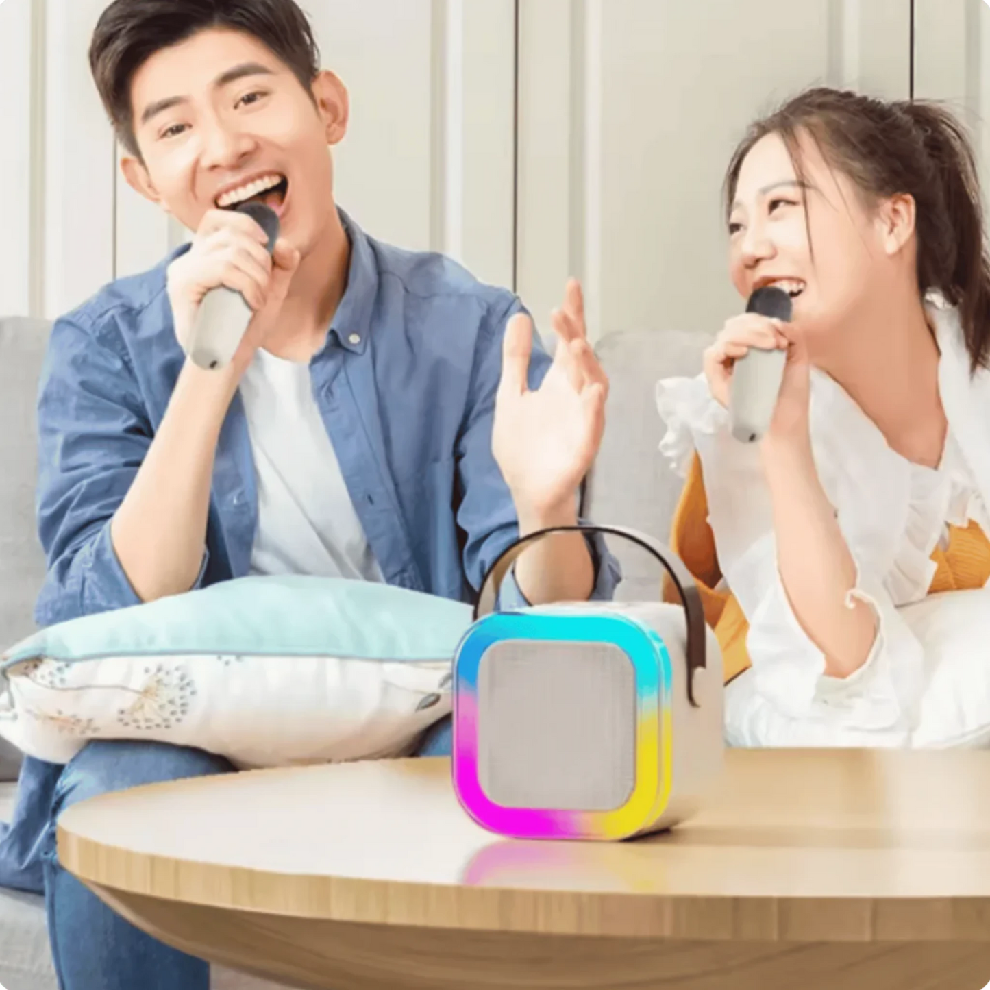 Mini Karaoke Party RGB – Fiesta Portátil con Luces y Micrófono Inalámbrico